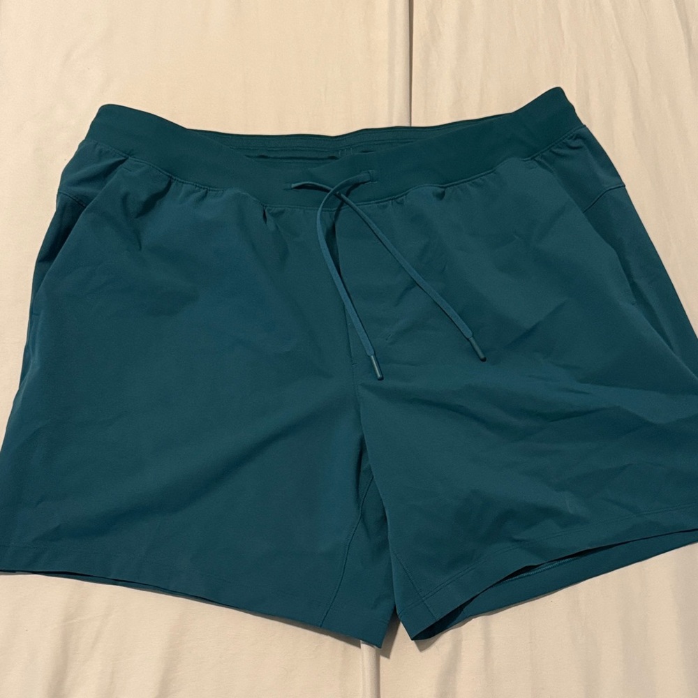 Lululemon zeroed in shorts 7” inseam XXL. Great condition. Multipurpose